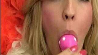 Sexy blonde masturbation porn video